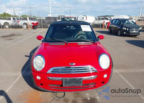 2006 Mini Cooper из США, поврежденный, VIN WMWRF335X6TG14298